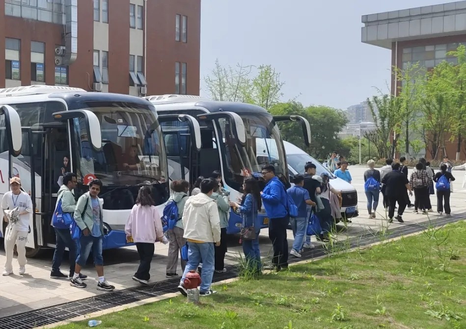 九江長運：旅游分公司圓滿完成全球青少年模擬世界遺產(chǎn)大會運輸保障工作